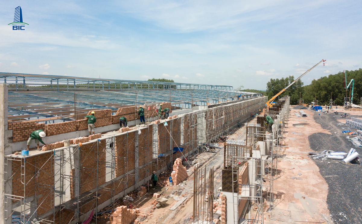 chi phí xây dựng nhà xưởng công nghiệp hạch toán vào đâu