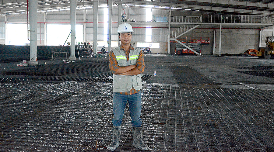 STEEL FLOOR 1 LAYER ON OR BELOW BEAM AND Layout